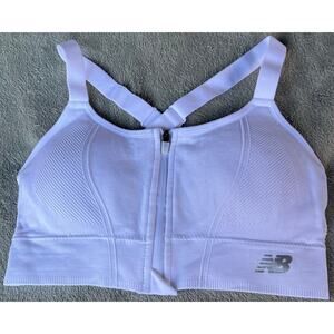 NEW No Tags New Balance NB Sports Bra Size Small Seamless Front Zip White
